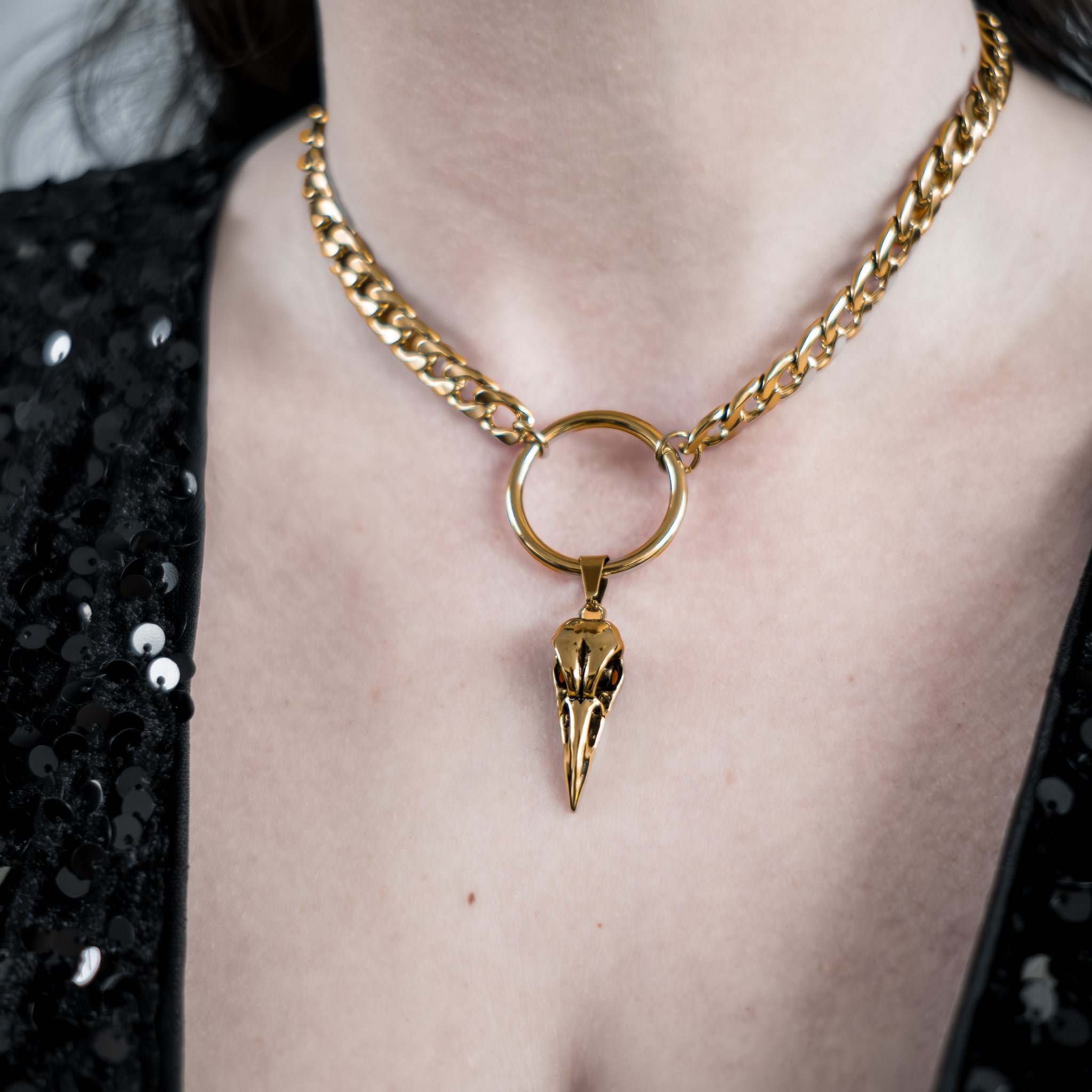Killer Raven Skull Necklace in Gold